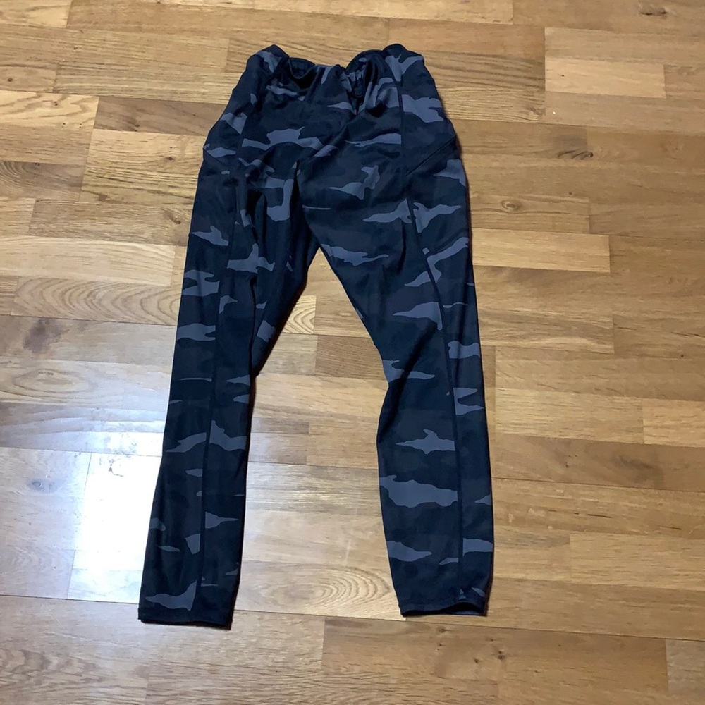 ATHLETA LEGGINGS SIDE ZIPPER SIZE M